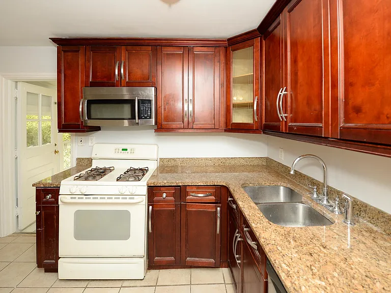 38-49 Vanore Dr — Photo 11