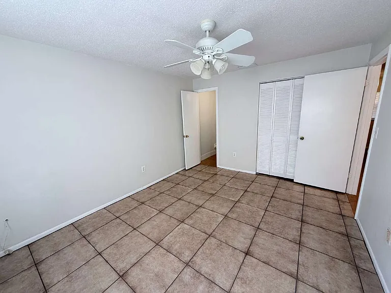 1211 Robert King High Dr — Photo 16