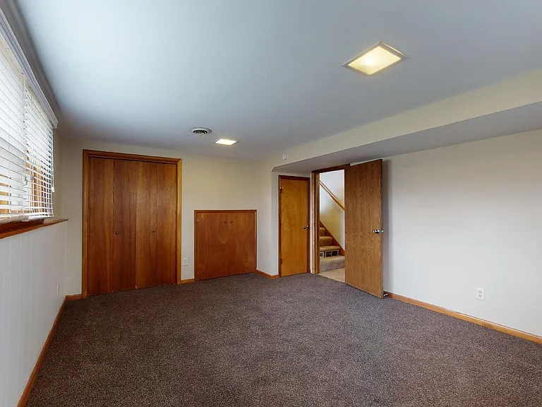 2409 Jackson St — Photo 16