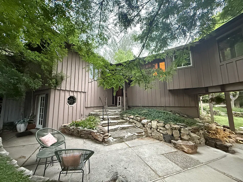 2950 Walden Pl #2