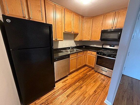 4th image of 4602 N Clarendon Ave #906