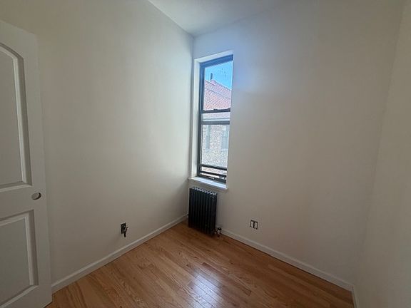 3rd image of 104 Macdougal St APT 20