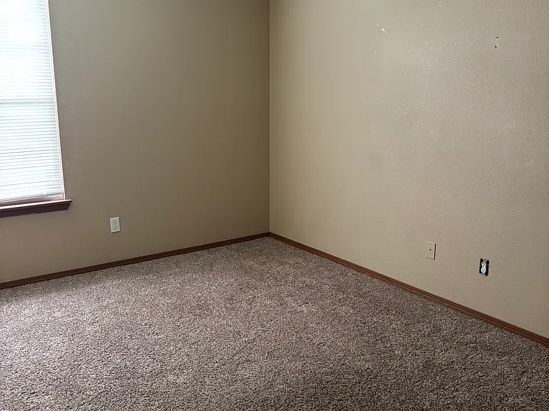 240 Sage St — Photo 9