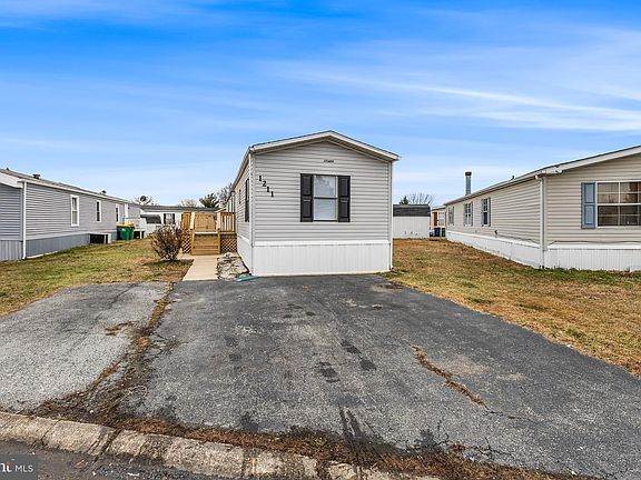 3rd image of 1211 Donna Marie Way