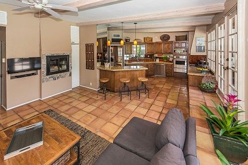 3rd image of 232 Camino Sur