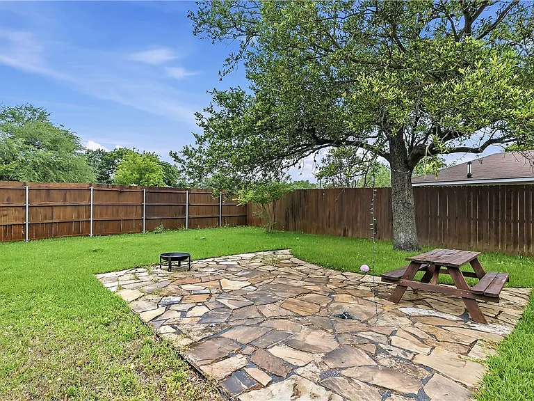 906 Gilchrist Ave — Photo 25
