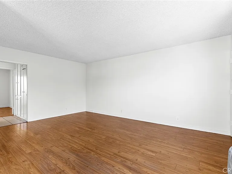 4924 Kester Ave #16 — Photo 9