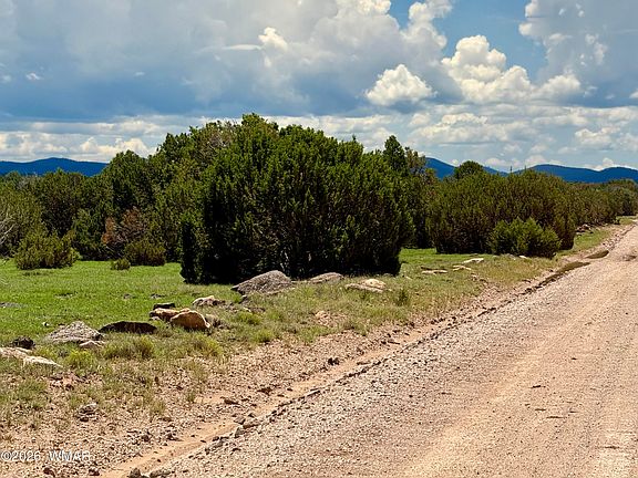 5th image of 127 County Road 8051 Rd