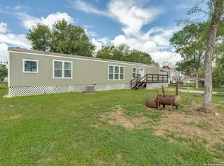 300 Sombra Dr, Bandera, TX 78003