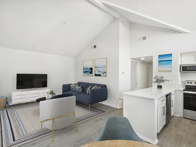 Newport Palms Apartments — Photo 7