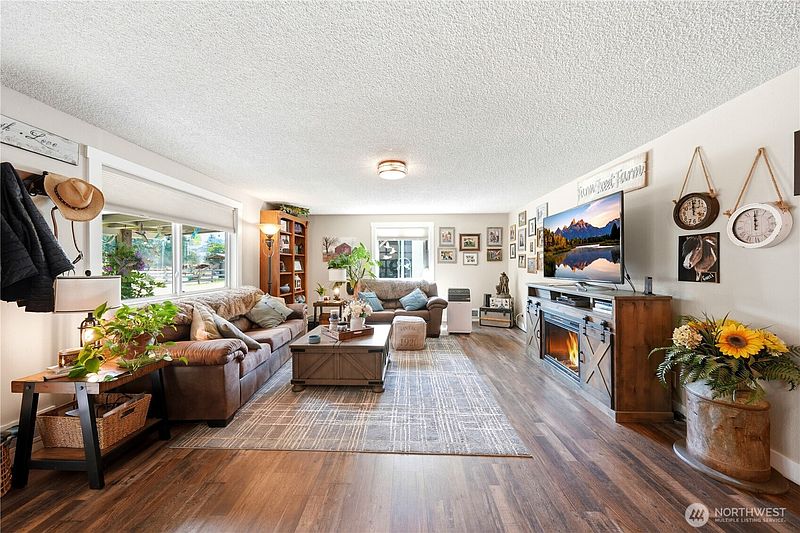 5th image of 7229 65th Avenue SE