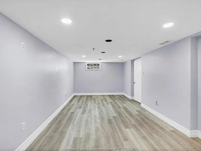 3964 Whitney Ave — Photo 27