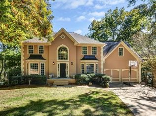 210 Riding Trail Ct, Roswell, GA 30075