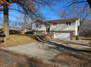 7527 Hayes St NE, Fridley, MN 55432