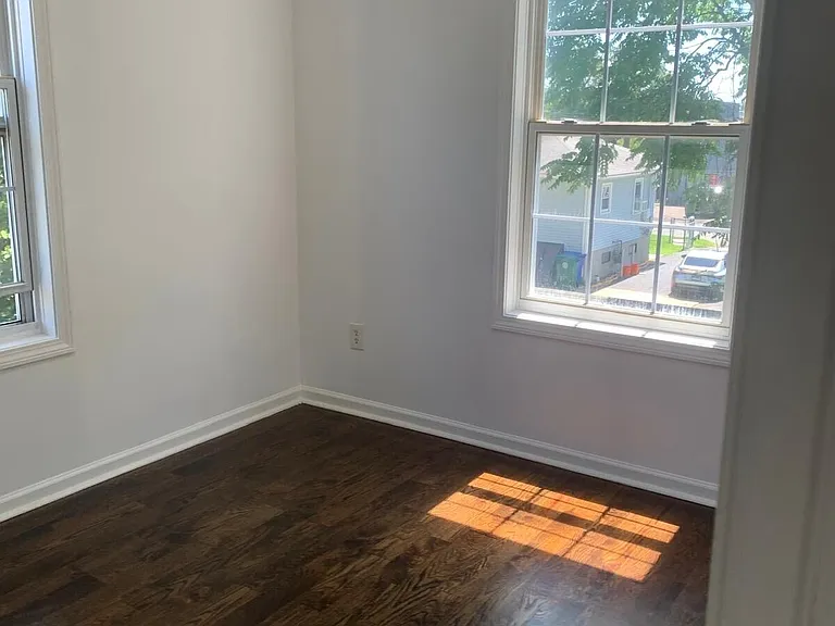 175 Harding Ave — Photo 9