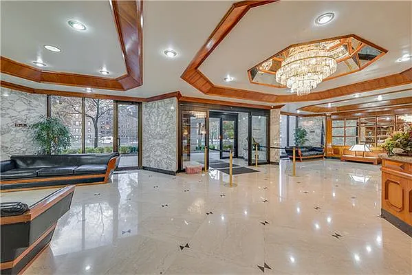 Sold by Exclusive Properties Sotheby's International Realty | media 27