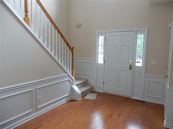 2nd image of 3730 Ancroft Cir
