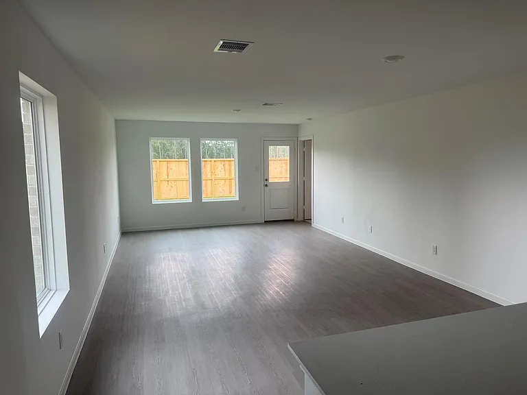 6209 Alder Crk — Photo 3