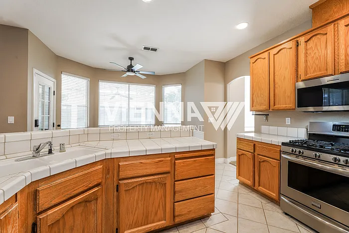5308 Heritage Ct — Photo 8