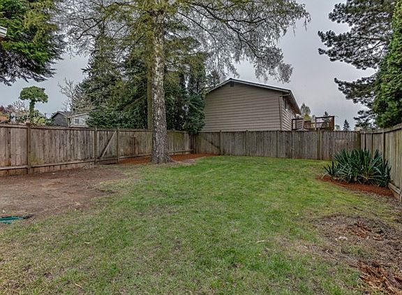 5th image of 20014 35th Ave W