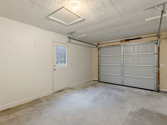 4th image of 1446 E Cedar Ln