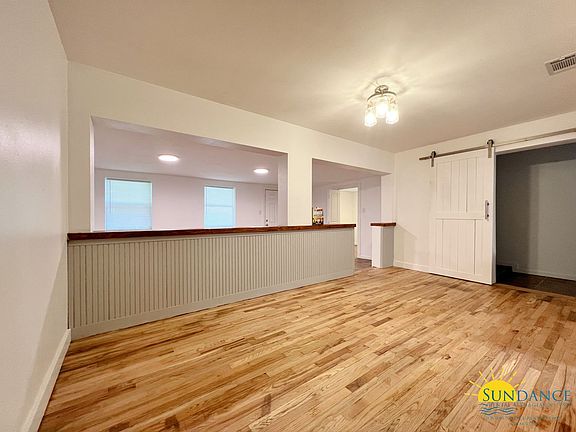 5th image of 339 Hollywood Blvd NE
