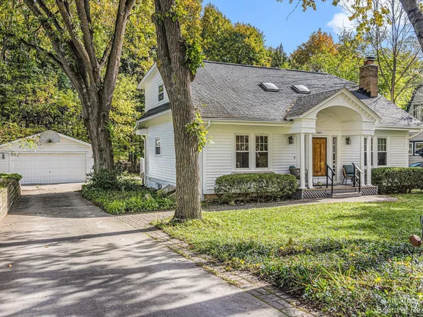 2863 Kimberley Rd, Ann Arbor, MI 48104