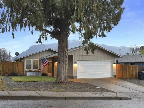 90 N Everly St, Lowell, OR 97452