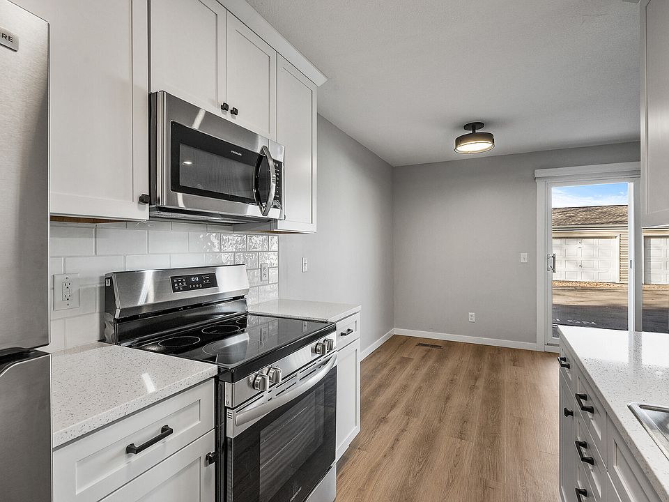 Stainless steel range and microwave.