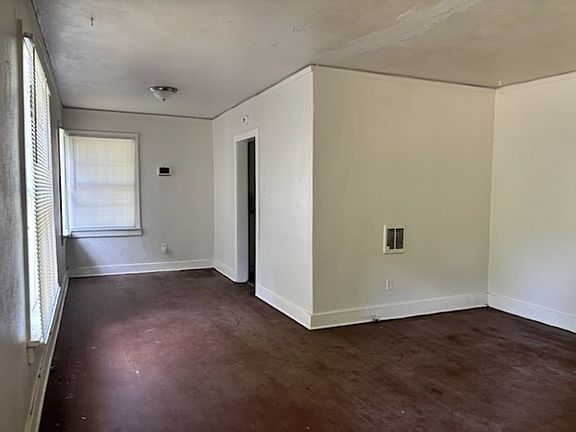 3rd image of 320 Heloise St