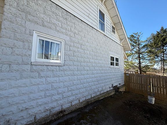 4th image of 612 E Main St #1