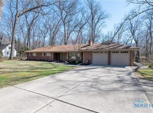 4226 Robinhood Ln, Toledo, OH 43623