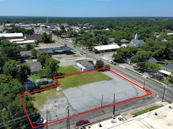 920 N Center St, Bonham, TX 75418