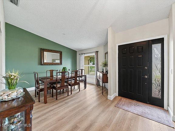 3rd image of 2695 Forest Run Dr