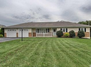 400 W Pine St, Mount Holly Springs, PA 17065