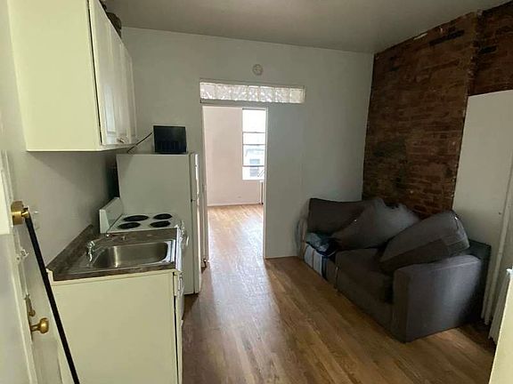 4th image of 107 Thompson St #3FR