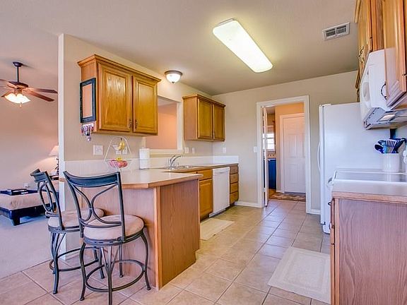 2nd image of 1004 Applewood Cir