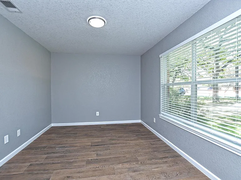 814 Monarch Ave — Photo 15