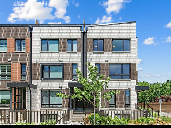 3rd image of 40 Ed Clark Gdns #2