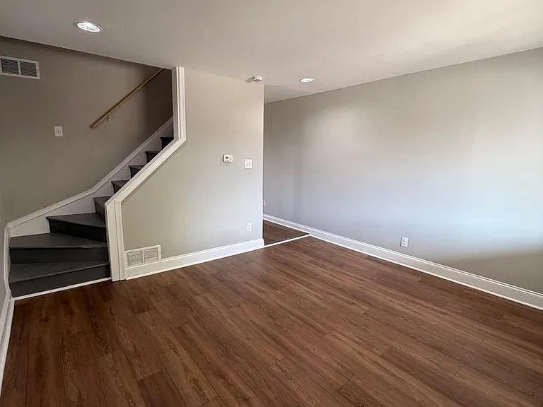 108 Chestnut St — Photo 2