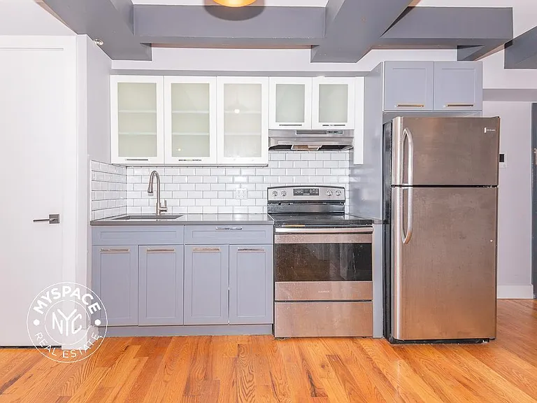 180 Lenox Rd #4D — Photo 3