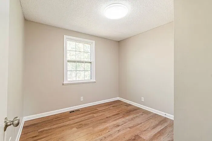 743 McPherson Dr — Photo 21