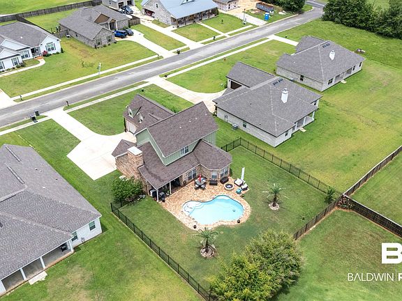 4th image of 20926 Southtown Dr W