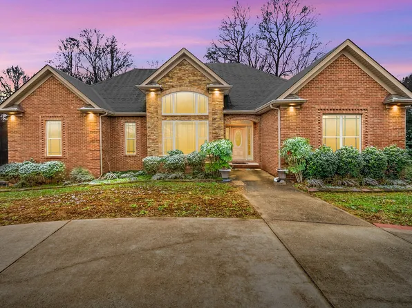 208 Markie Dr, Clarksville, TN 37043