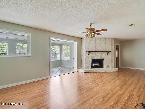 4th image of 9124 Wire Rd