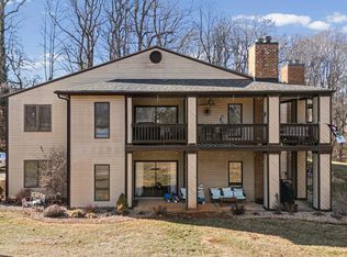 208 Manor Dr, Forest, VA 24551