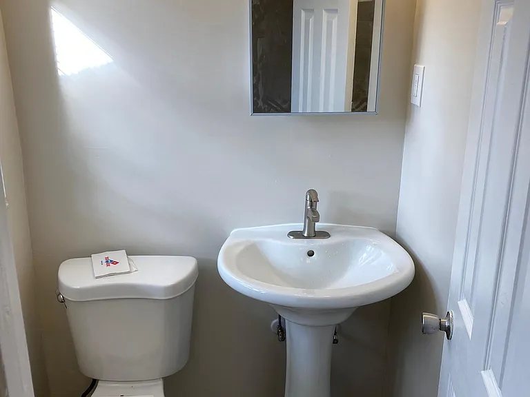 2325 N 25th Ave — Photo 13