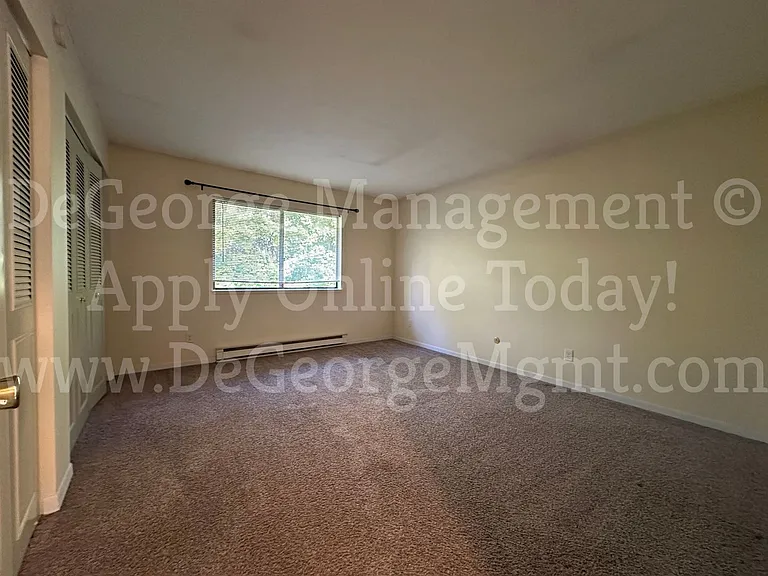 Parkway Apartments — Photo 17