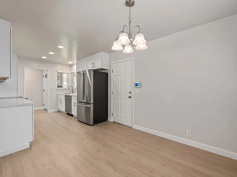 1529 Elmar Way — Photo 8