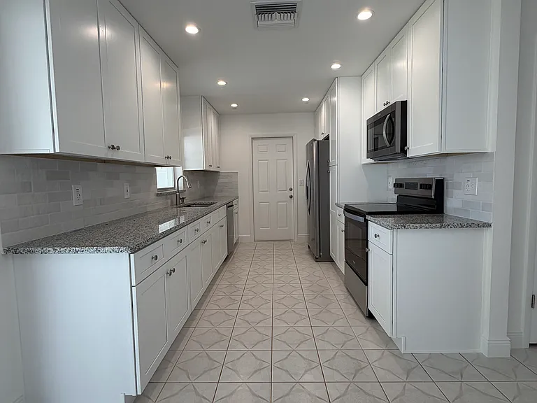 808 Balsamwood Ln — Photo 6